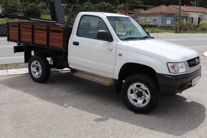 Toyota Hilux D4D 2.5 TD 4x4 3 Lug. | Imagem 4