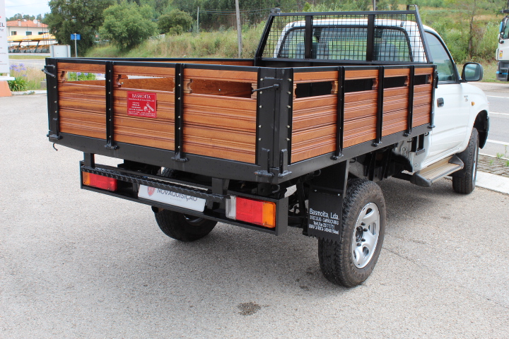 Toyota Hilux D4D 2.5 TD 4x4 3 Lug. | Imagem 5