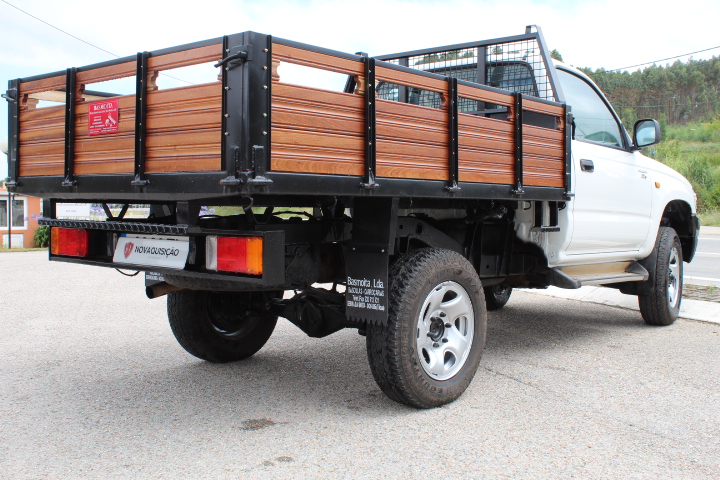 Toyota Hilux D4D 2.5 TD 4x4 3 Lug. | Imagem 6