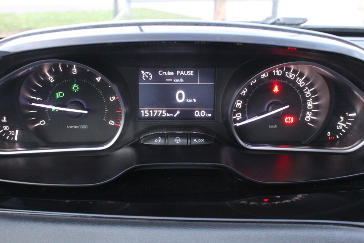 Peugeot 208 1.6 E-HDI ALLURE | Imagem 11