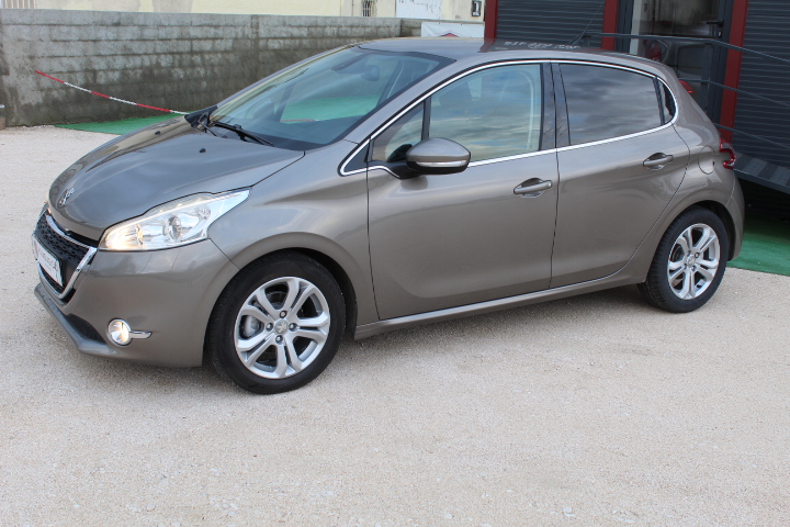 Peugeot 208 1.6 E-HDI ALLURE | Imagem 3