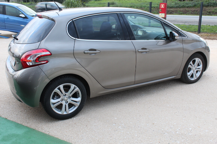 Peugeot 208 1.6 E-HDI ALLURE | Imagem 5