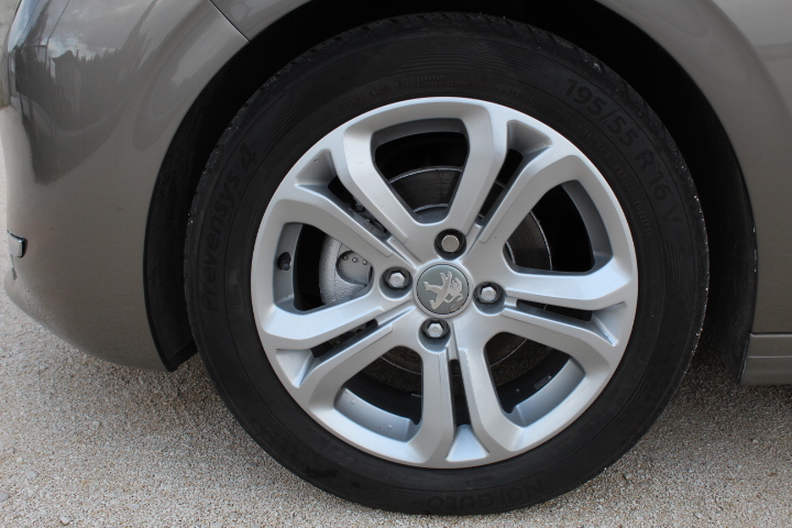Peugeot 208 1.6 E-HDI ALLURE | Imagem 6
