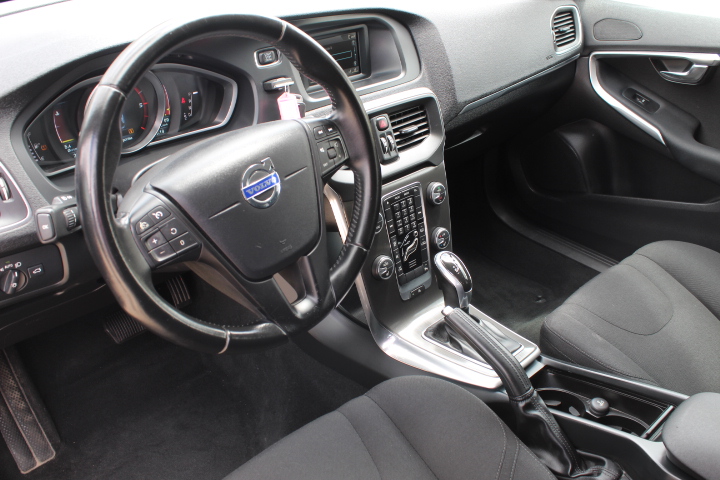 Volvo V40 1.6 D2 SUMMUM CX AUTO | Imagem 13