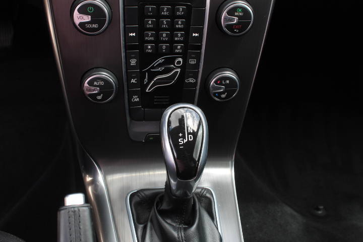 Volvo V40 1.6 D2 SUMMUM CX AUTO | Imagem 14