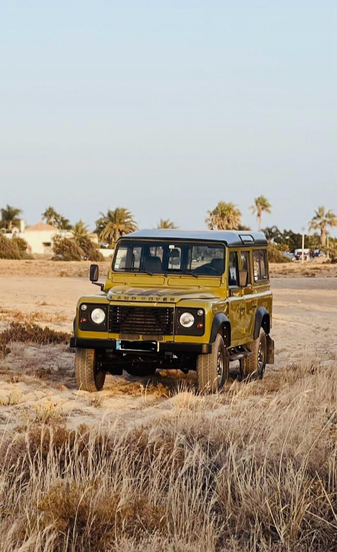 Land Rover Defender 110 2.5 TD5  9 LUGARES | Imagem 2
