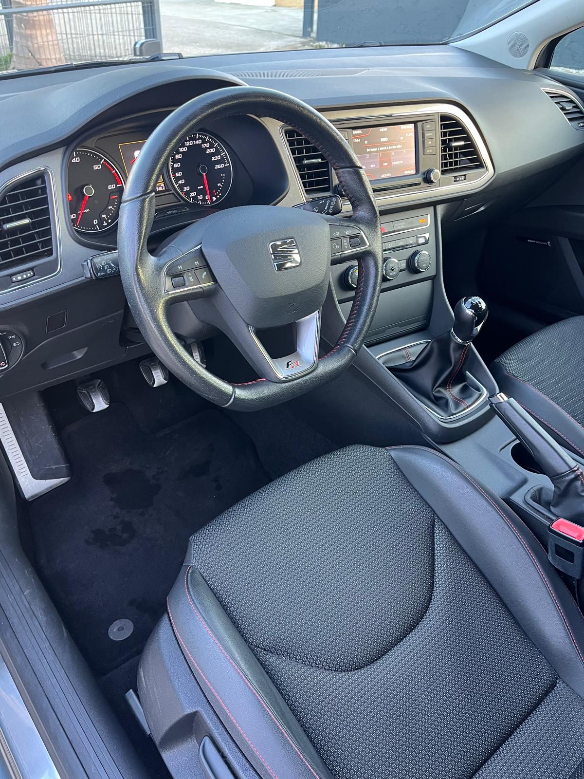 Seat Leon 2.0 TDI FR | Imagem 11