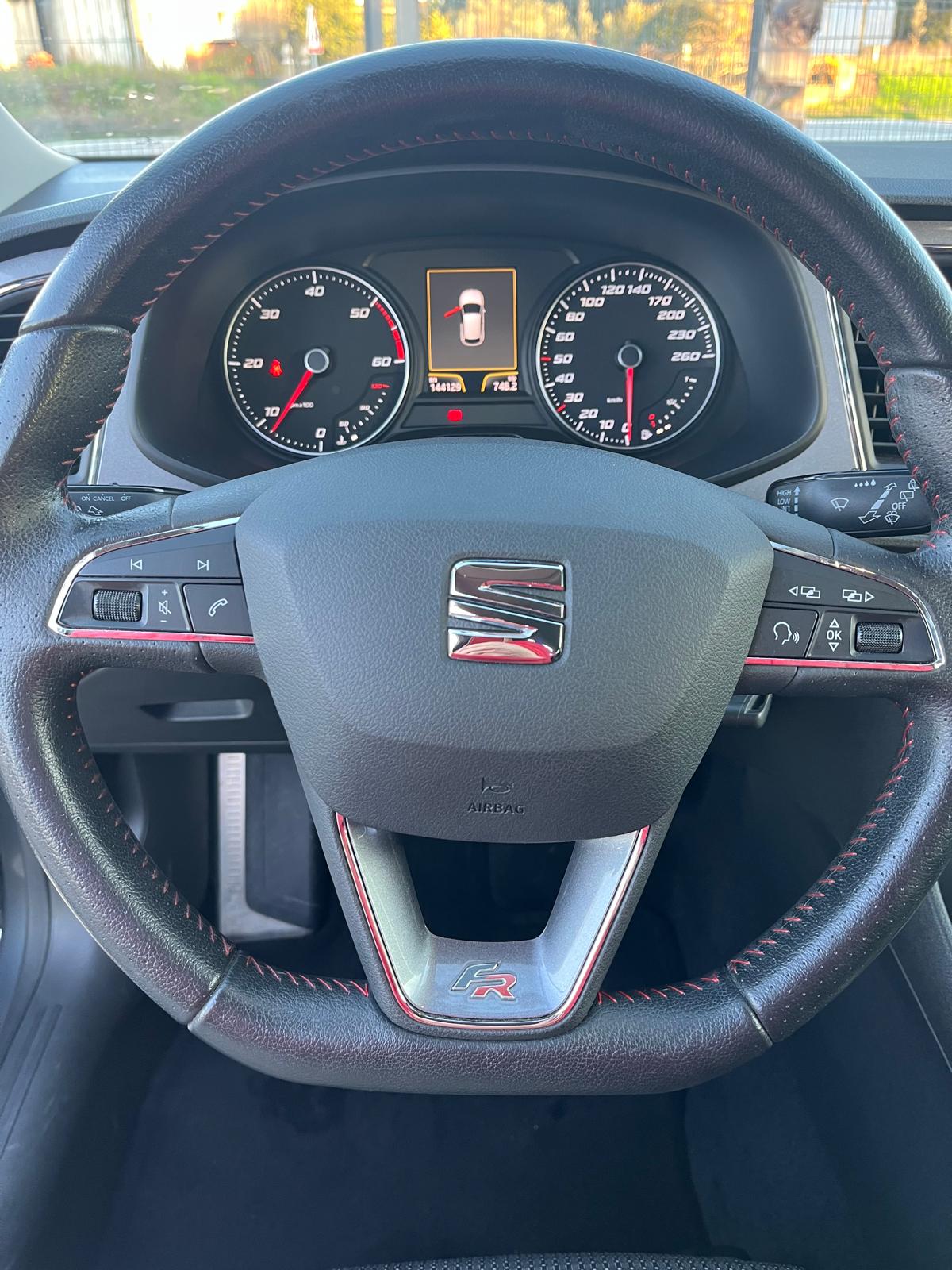 Seat Leon 2.0 TDI FR | Imagem 12