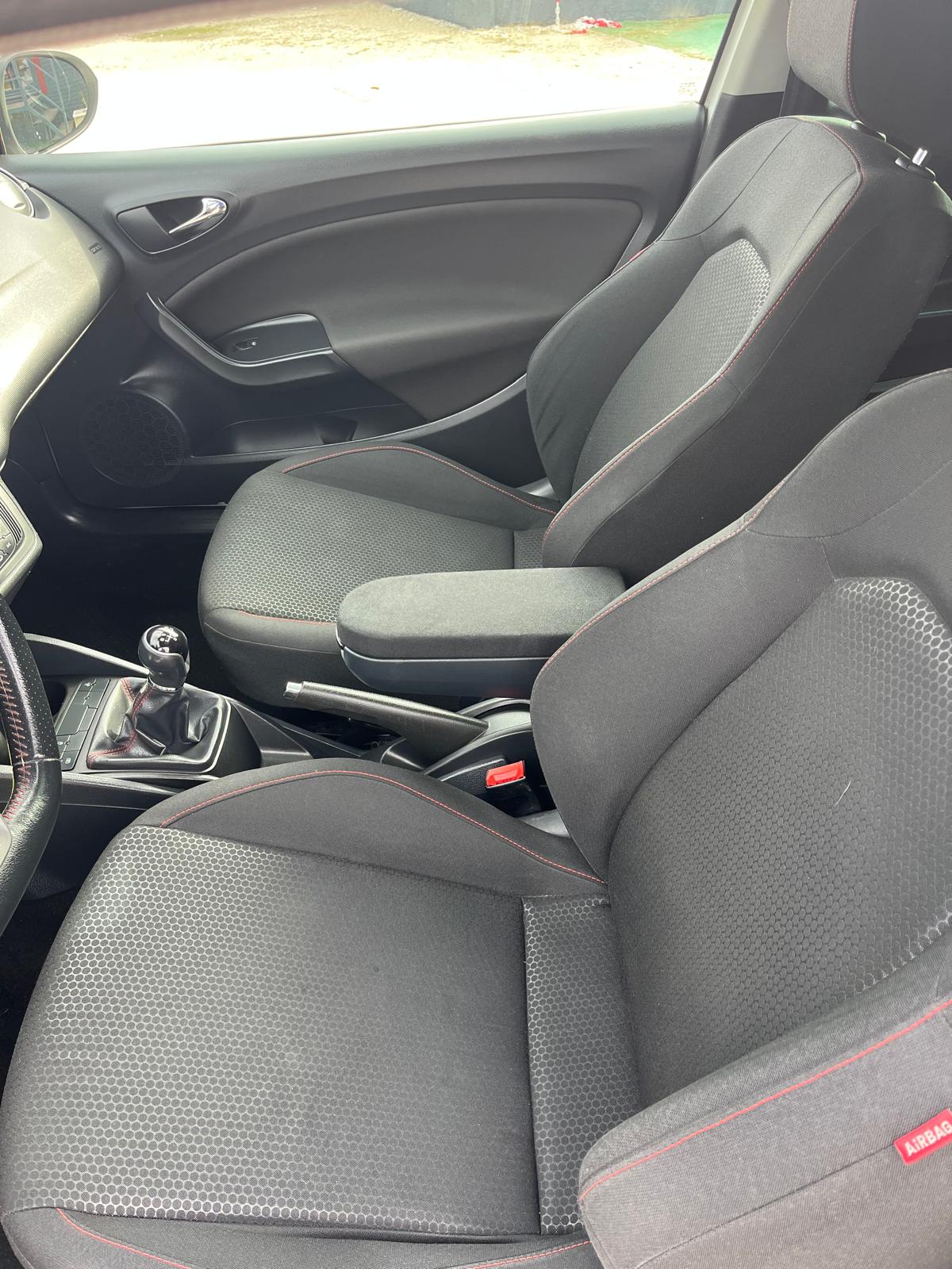 Seat Ibiza 1.6 TDI FR | Imagem 14