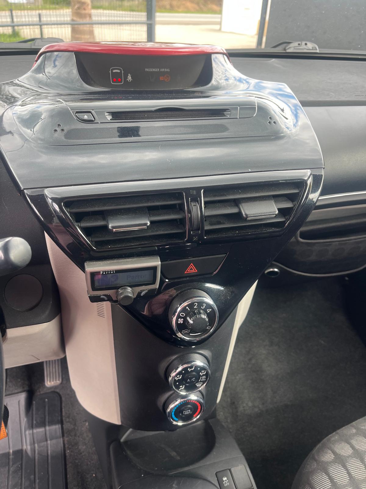 Toyota iQ 1.4 D-4D | Imagem 11
