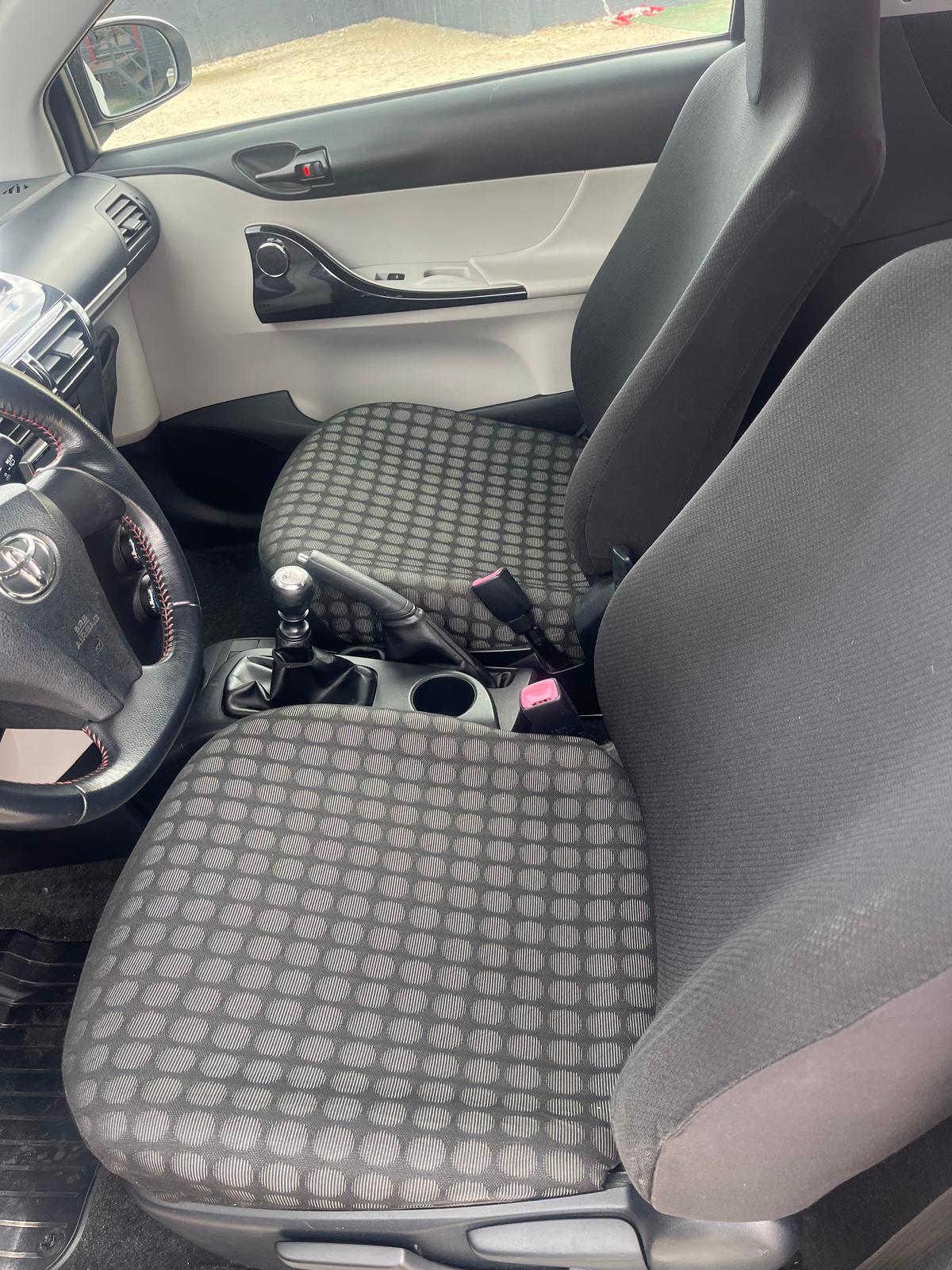 Toyota iQ 1.4 D-4D | Imagem 9