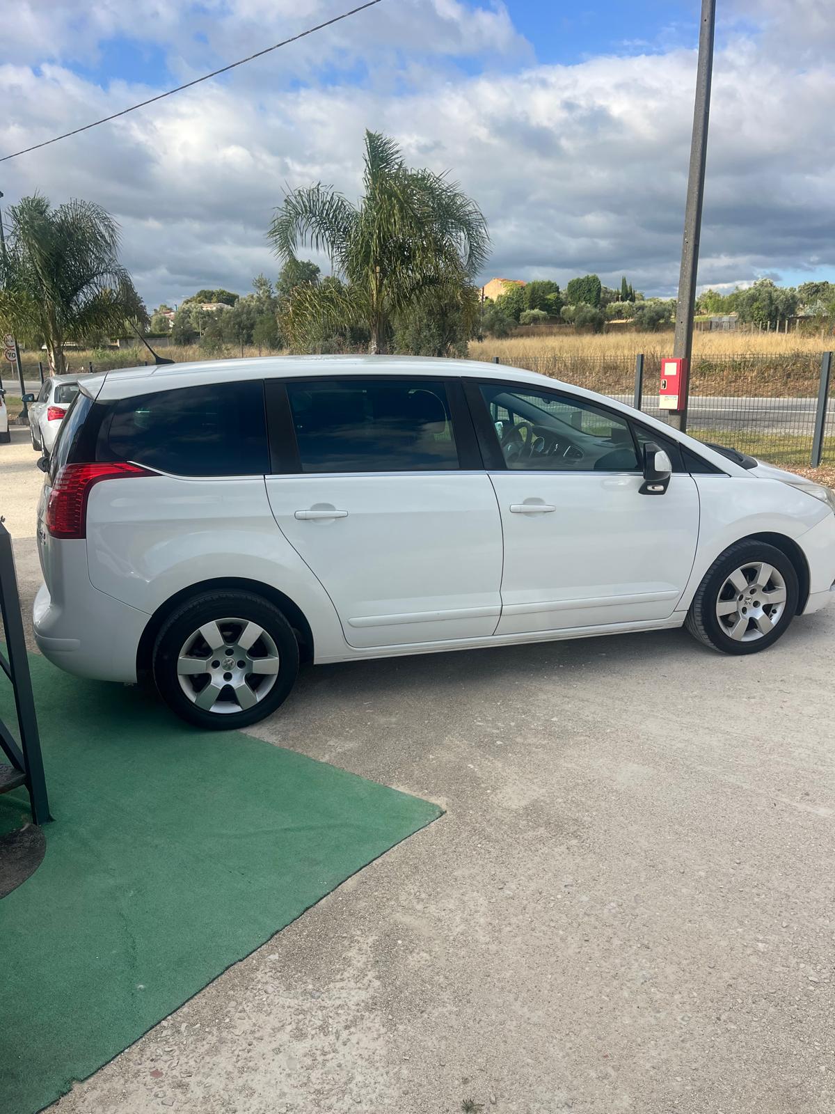 Peugeot 5008 1.6 E-HDI ALLURE | Imagem 6